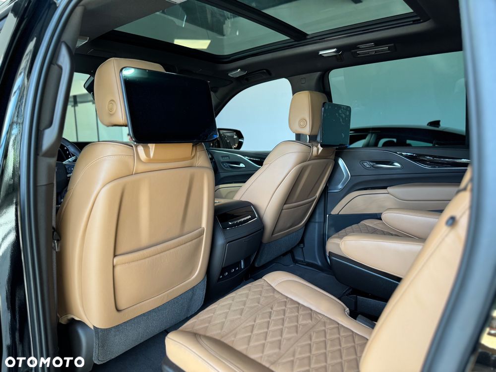 Cadillac Escalade - 21