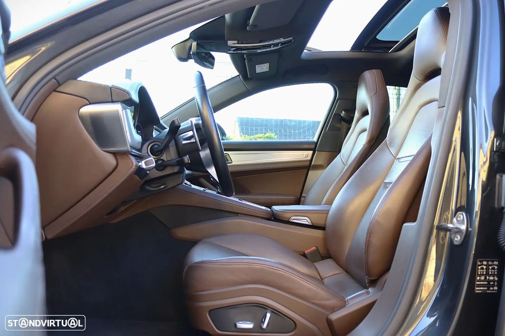 Porsche Panamera 4 E-Hybrid - 21