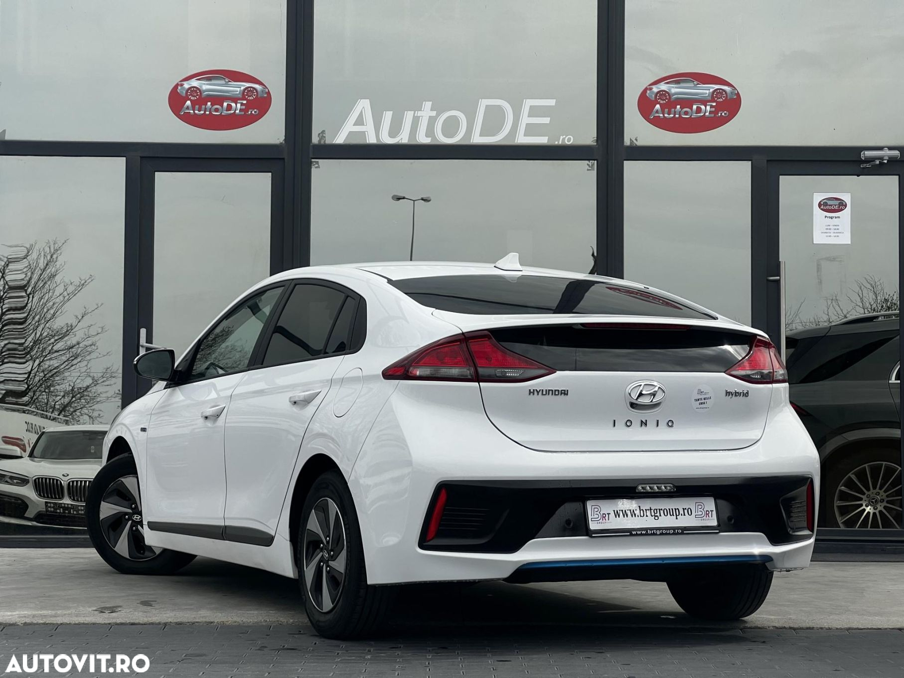Hyundai IONIQ - 4