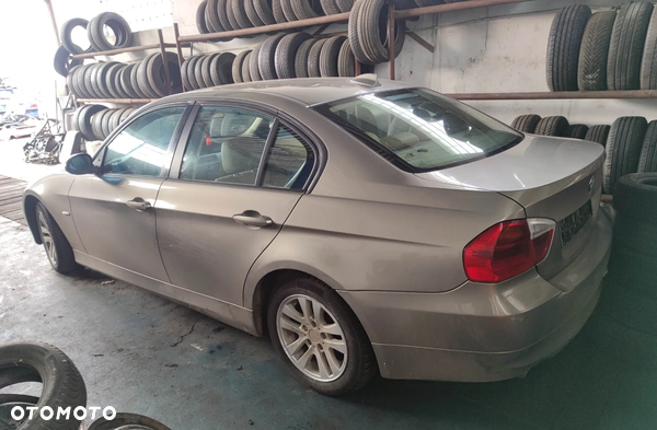BMW 3 E90 sedan silnik 2.0d N47D20A lakier A53/8 platinbronze na części