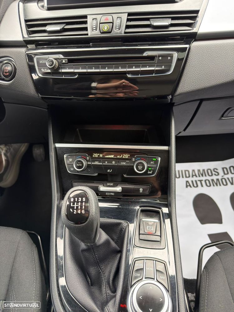 BMW 216 Active Tourer d Line Sport - 38