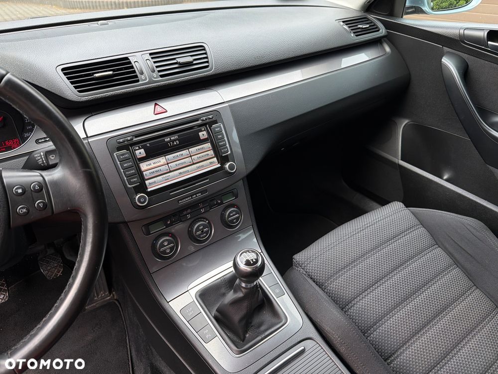 Volkswagen Passat - 29