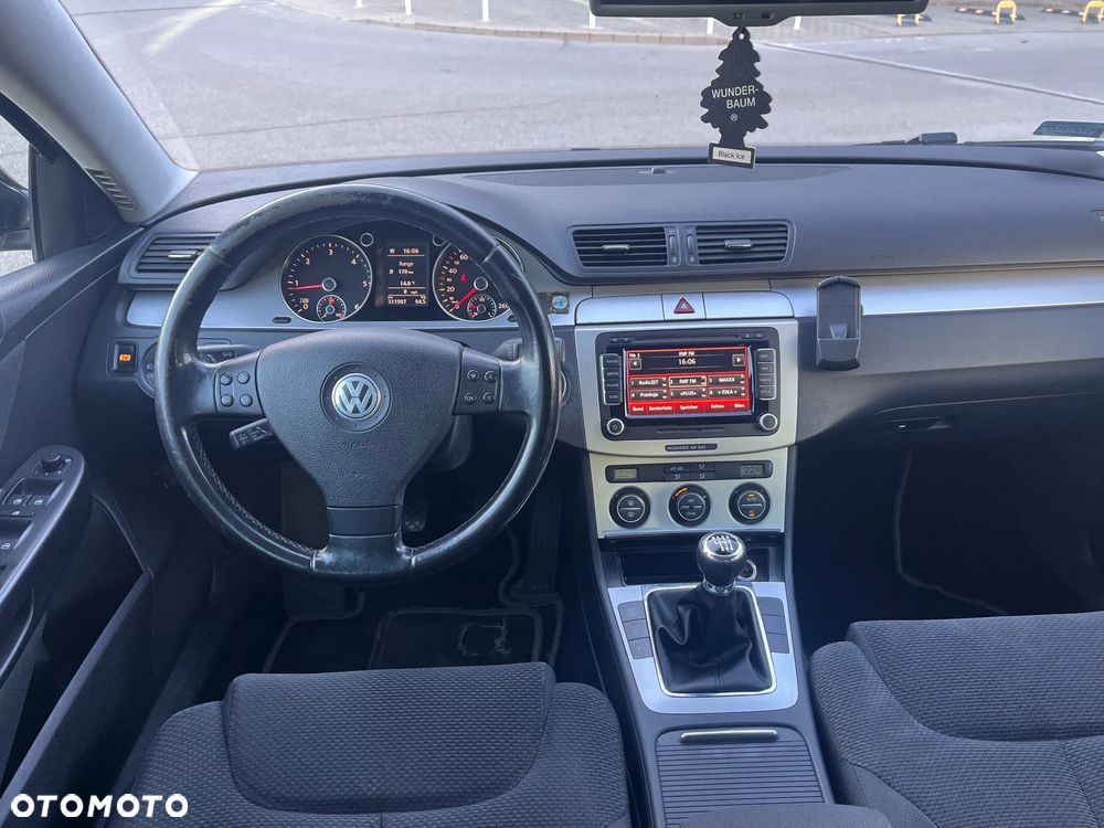 Volkswagen Passat - 19