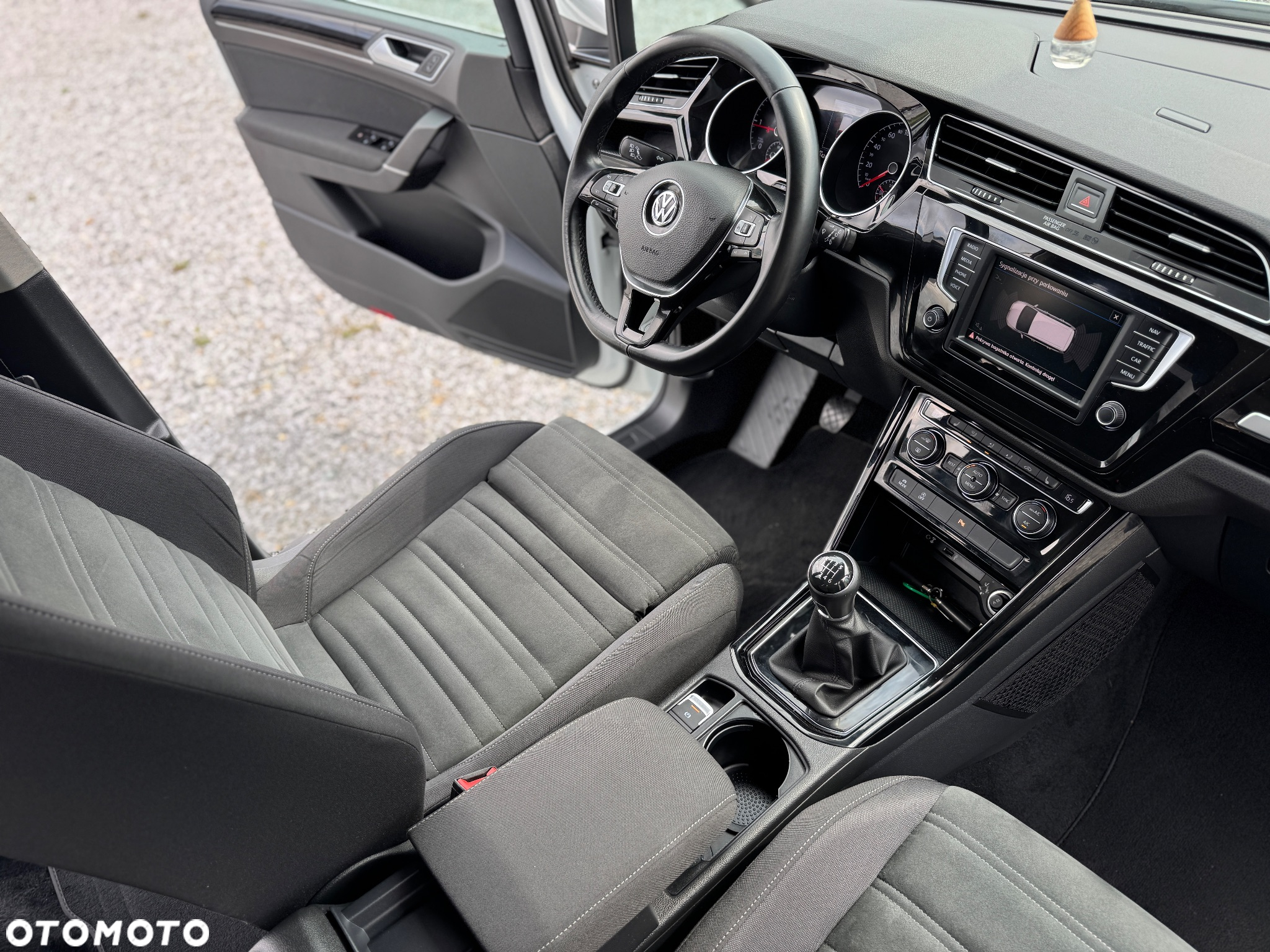 Volkswagen Touran 1.6 TDI SCR (BlueMotion Technology) Trendline - 12