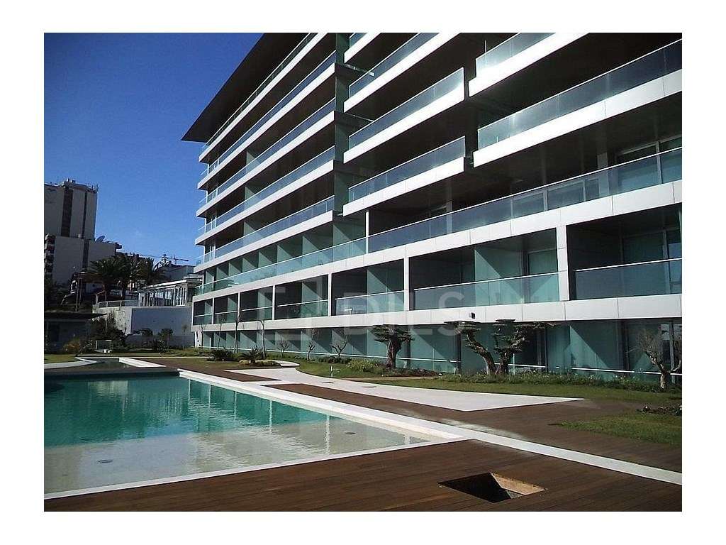 Apartamento T3+1 em condomínio privado no Monte Estoril - Grande imagem: 2/45