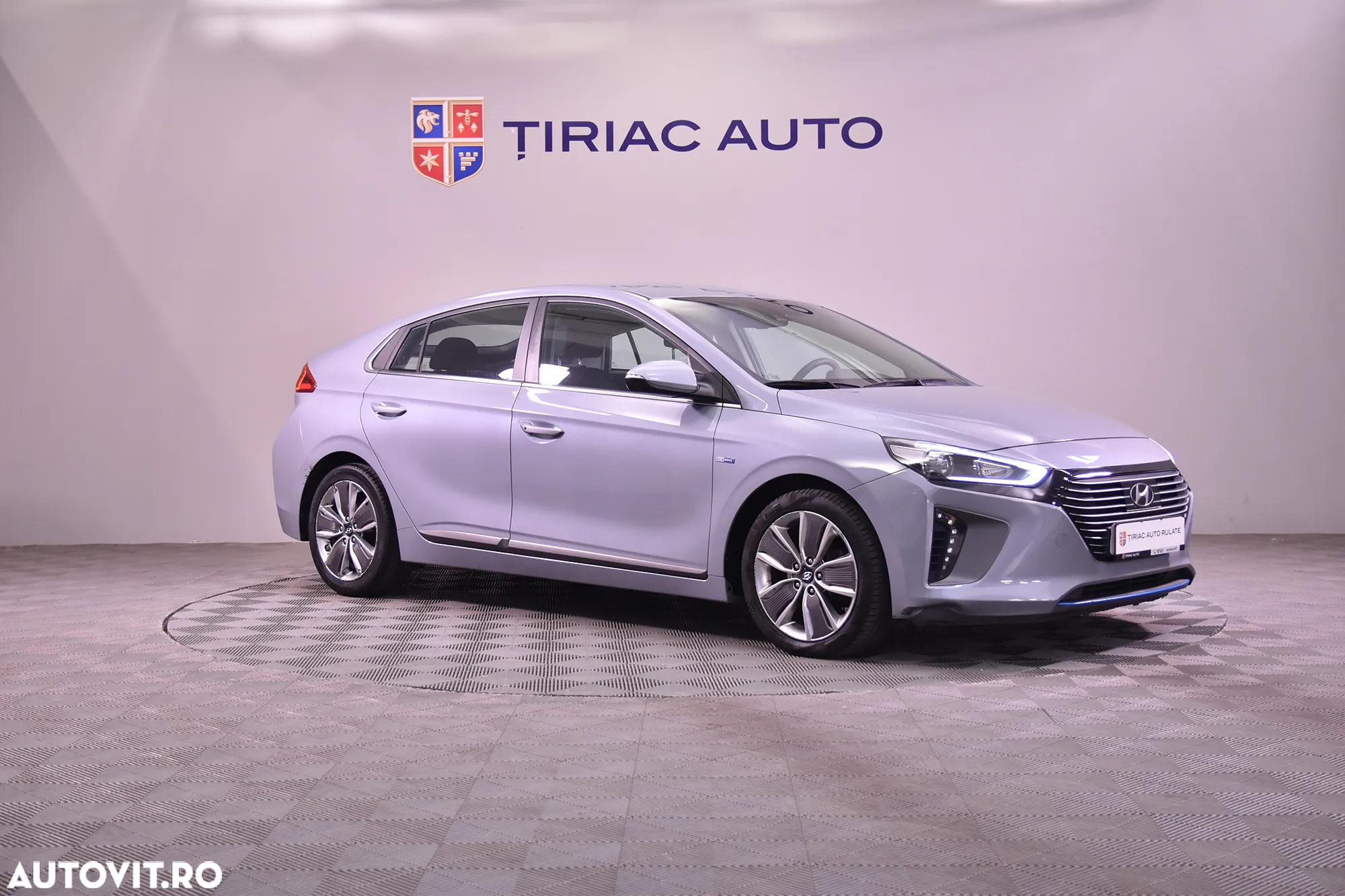 Hyundai IONIQ - 7