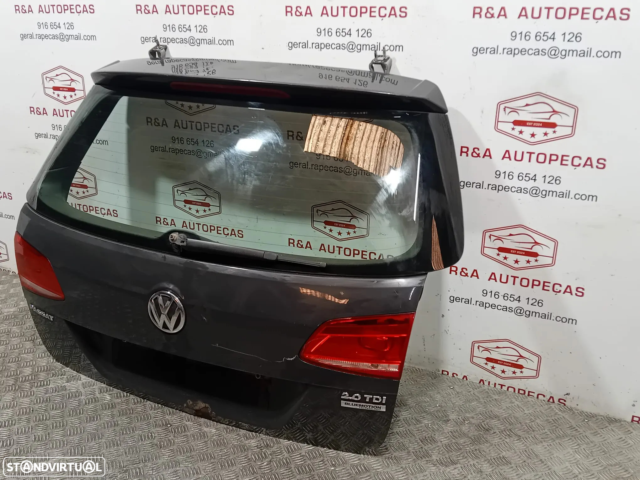 Tampa Porta Mala VW Passat B7 Avant Original - 4