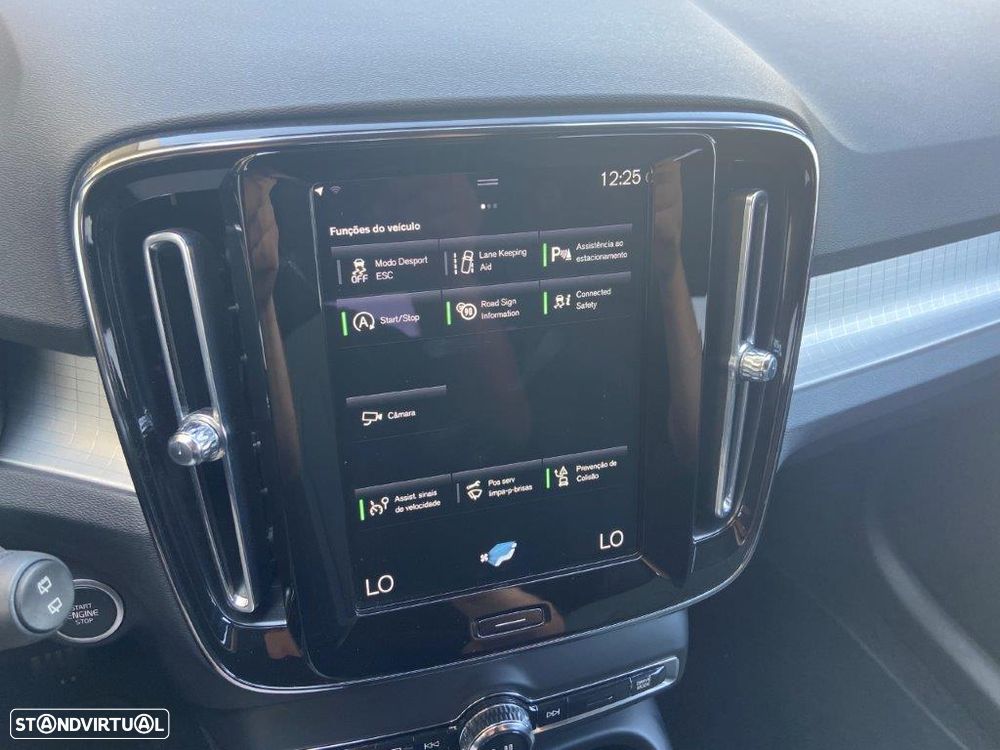 Volvo XC 40 1.5 T2 Momentum Plus - 23