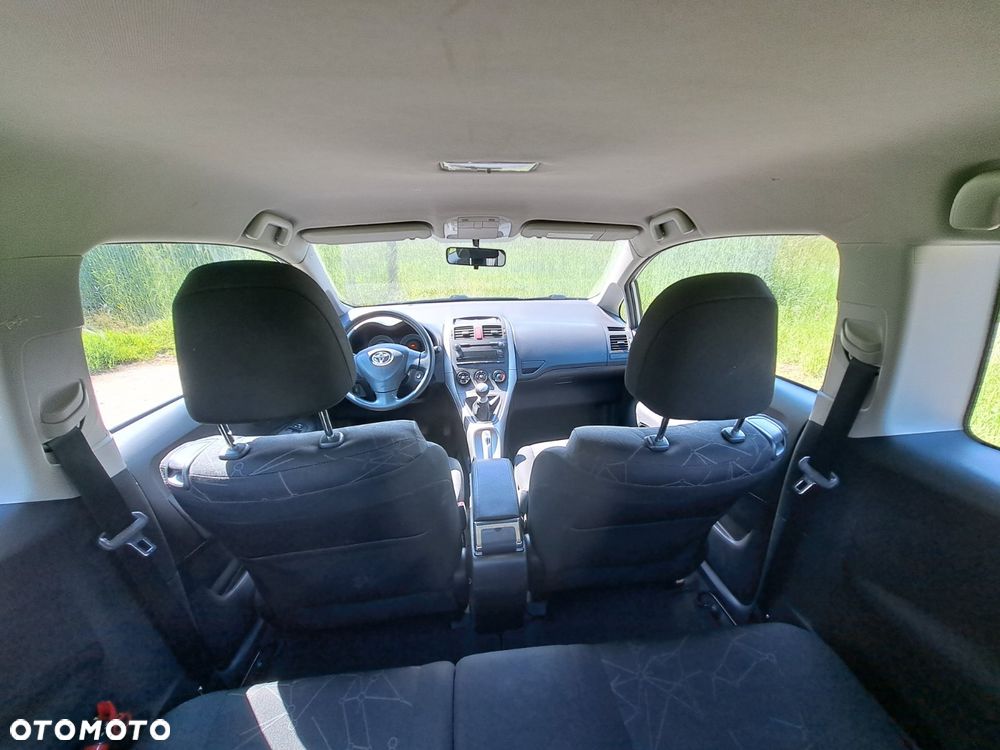 Toyota Auris - 14