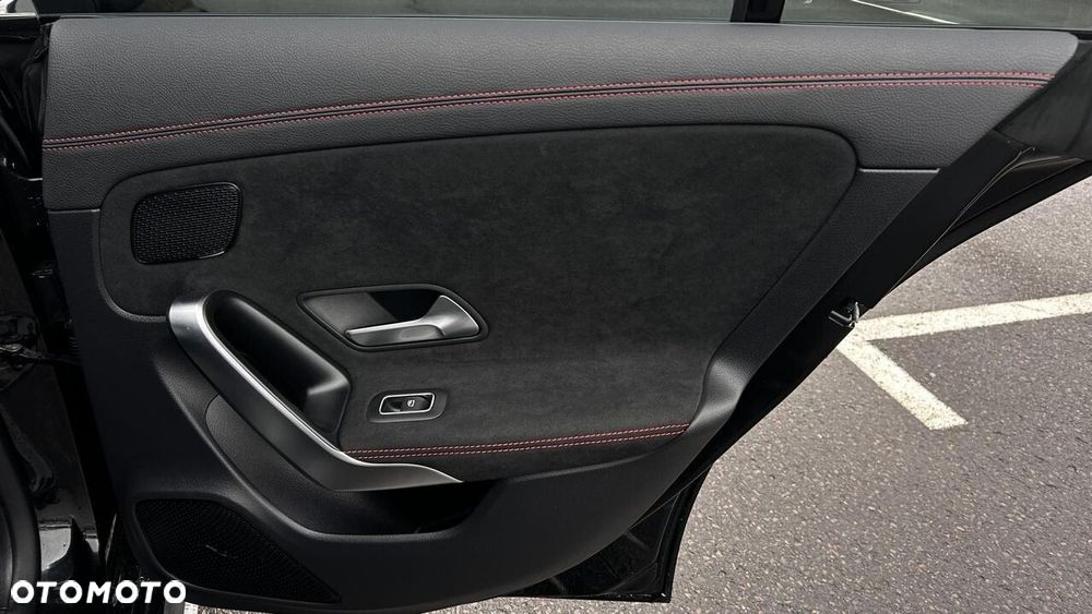 Mercedes-Benz CLA 200 7G-DCT - 27