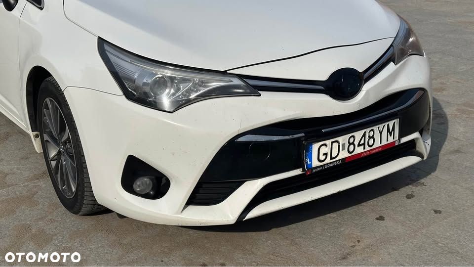 Toyota Avensis 2.0 D-4D Premium - 2