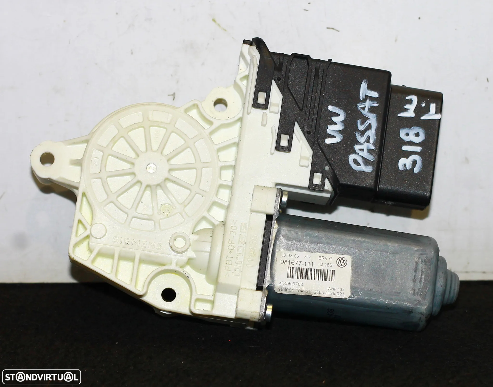 MOTOR ELEVATÓRIO DO VIDRO TRASEIRO ESQUERDO VW PASSAT - 2