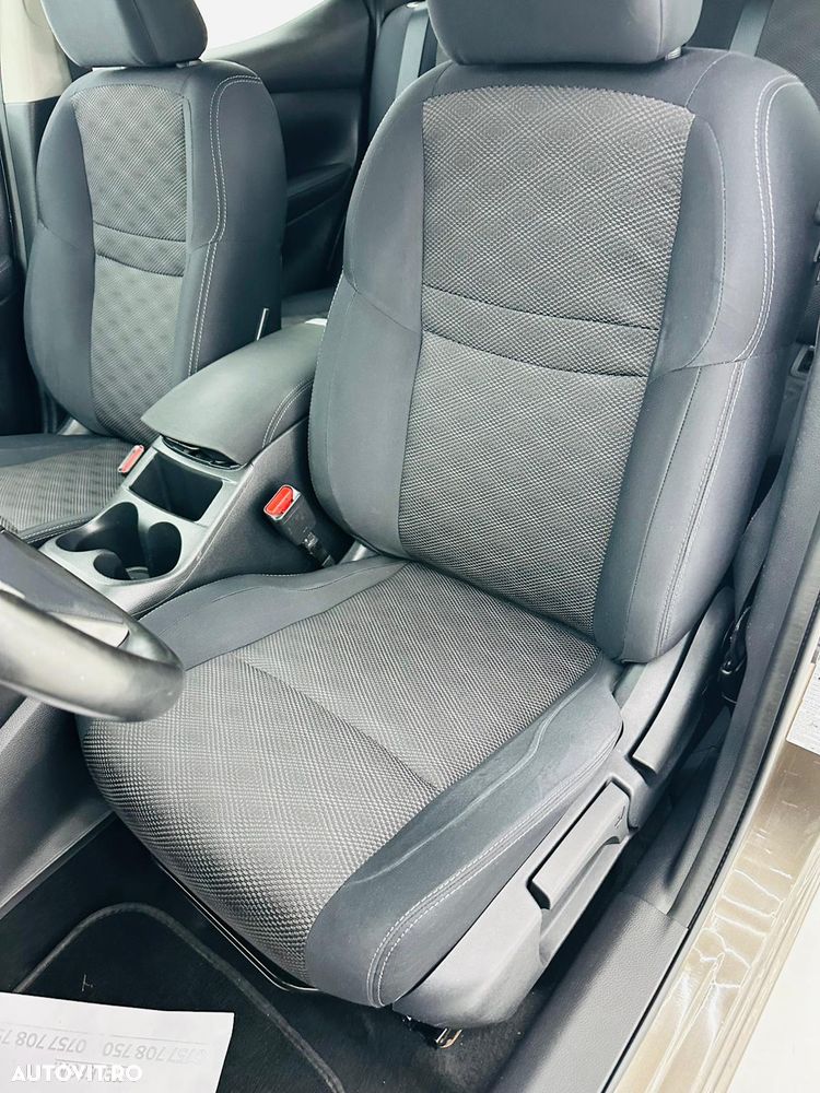 Nissan Qashqai 1.5 DCI N-Connecta - 15