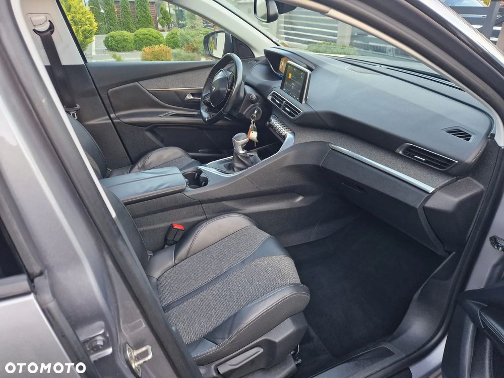 Peugeot 3008 - 18