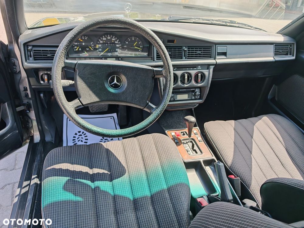 Mercedes-Benz W201 (190) - 8