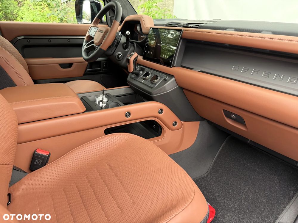 Land Rover Defender 110 P635 OCTA - 4