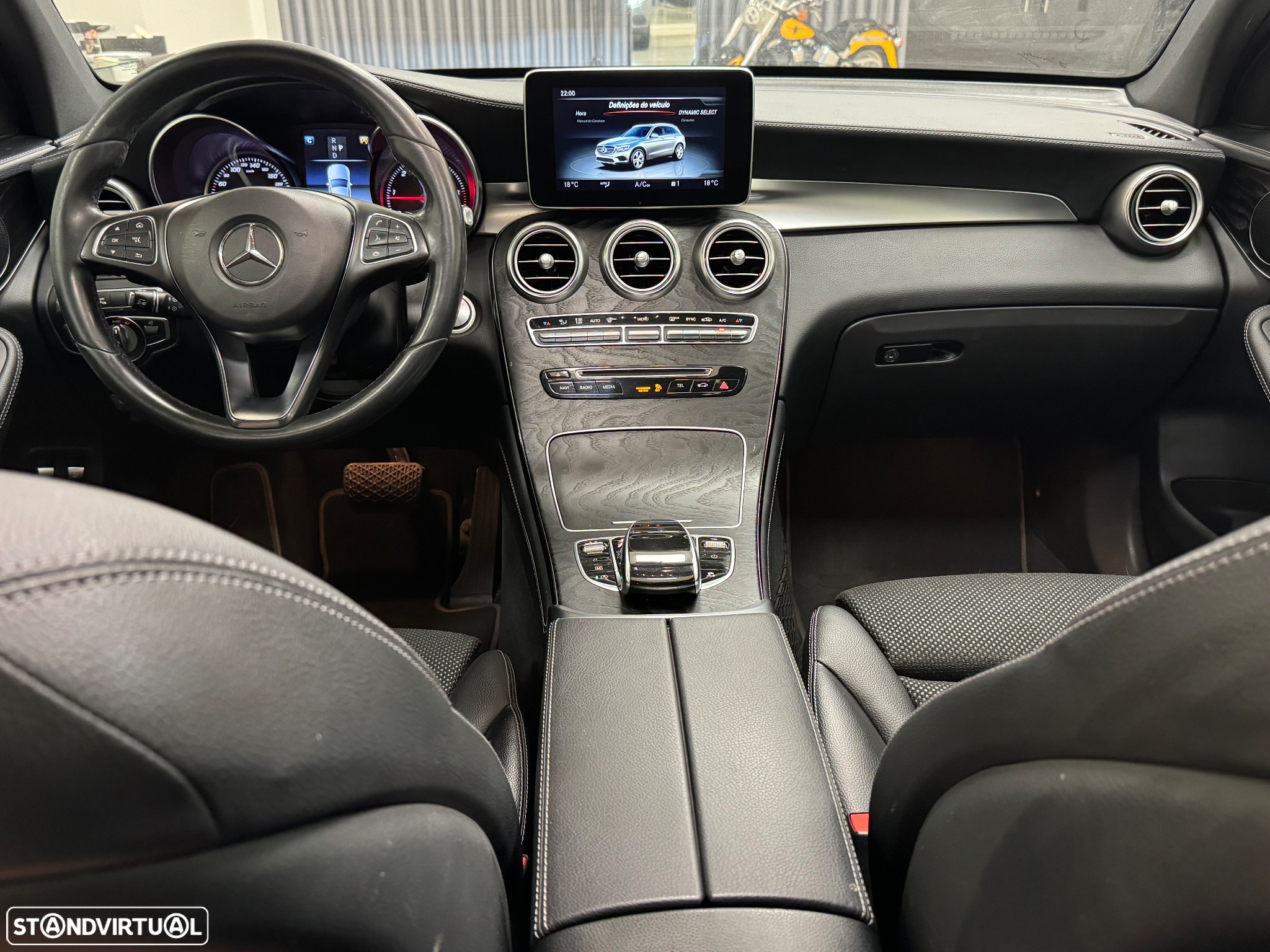 Mercedes-Benz GLC 220 - 23