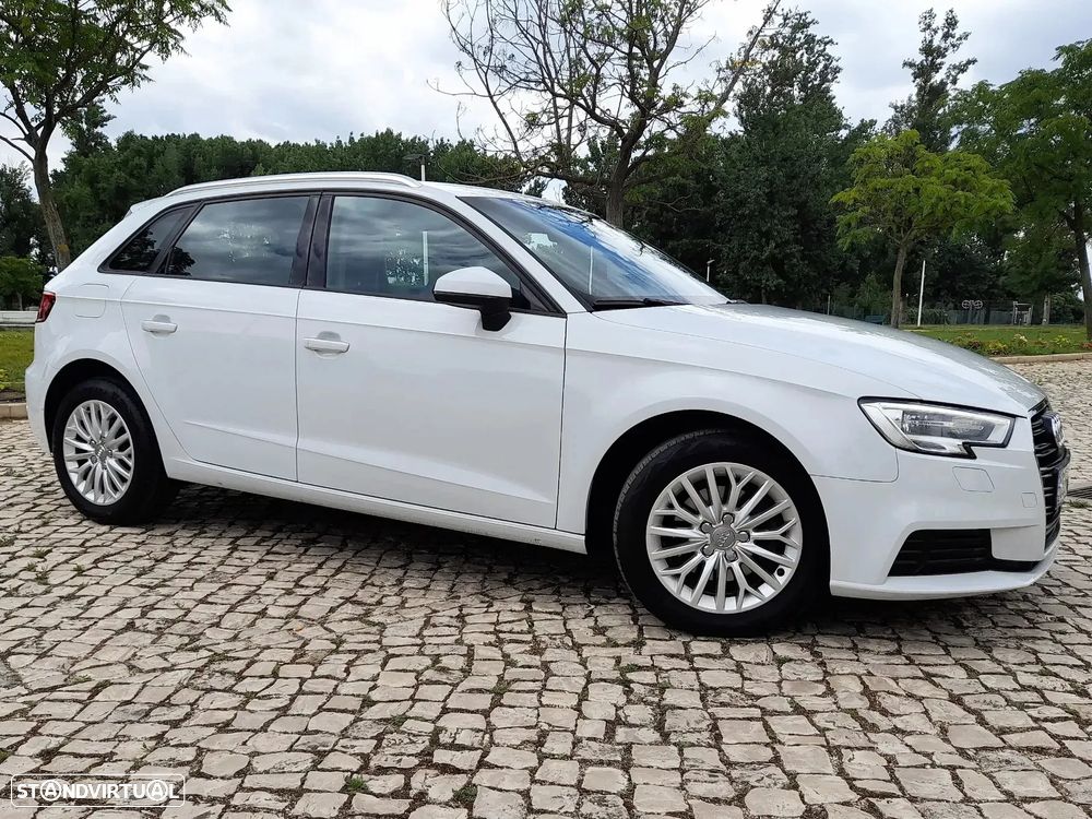 Audi A3 Sportback 1.6 TDI Attraction Ultra - 5