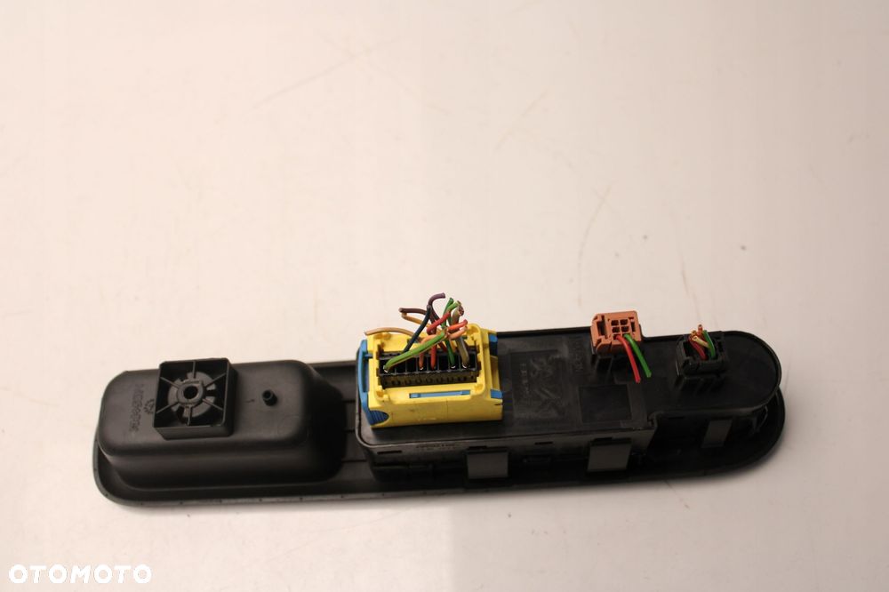 peugeot 5008 i 09r- panel sterowania szyb 96650621zd - 4