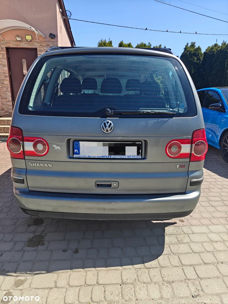 Volkswagen Sharan 1.9 TDI Comfortline - 4
