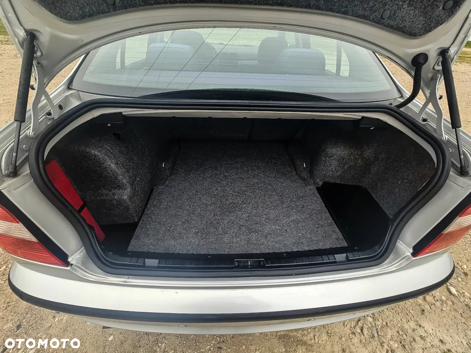 BMW Seria 3 316i - 23