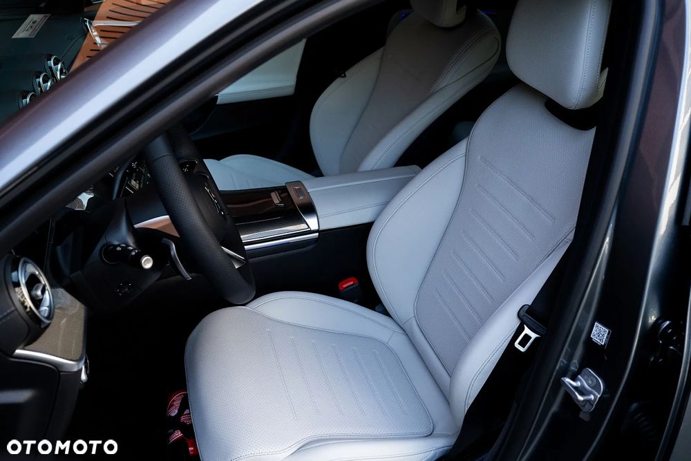 Mercedes-Benz Klasa C 200 mHEV 4-Matic AMG - 19