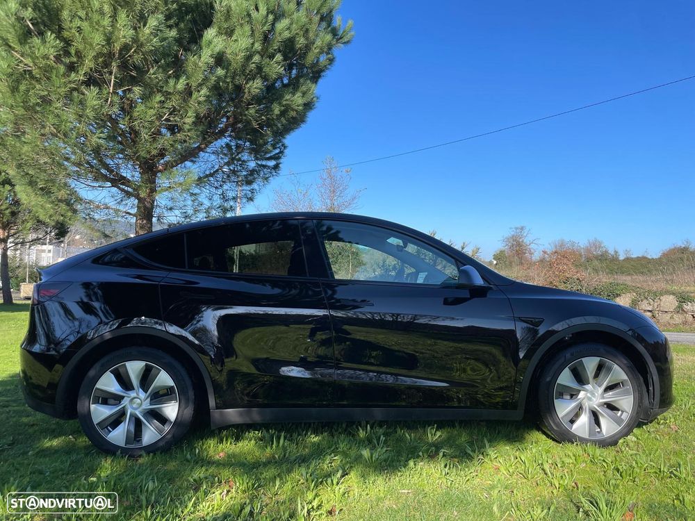 Tesla Model Y RWD - 10