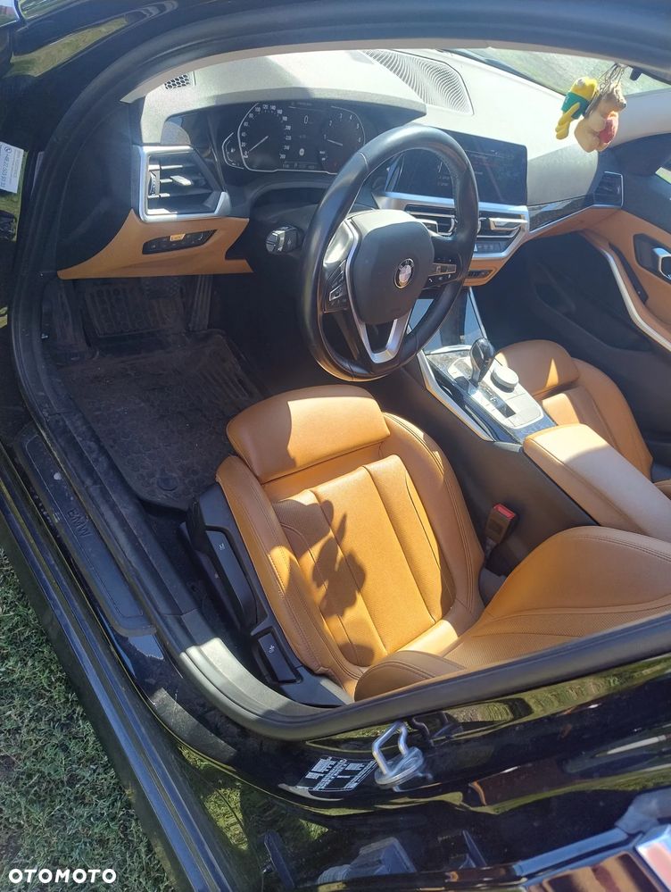 BMW Seria 3 318i - 5