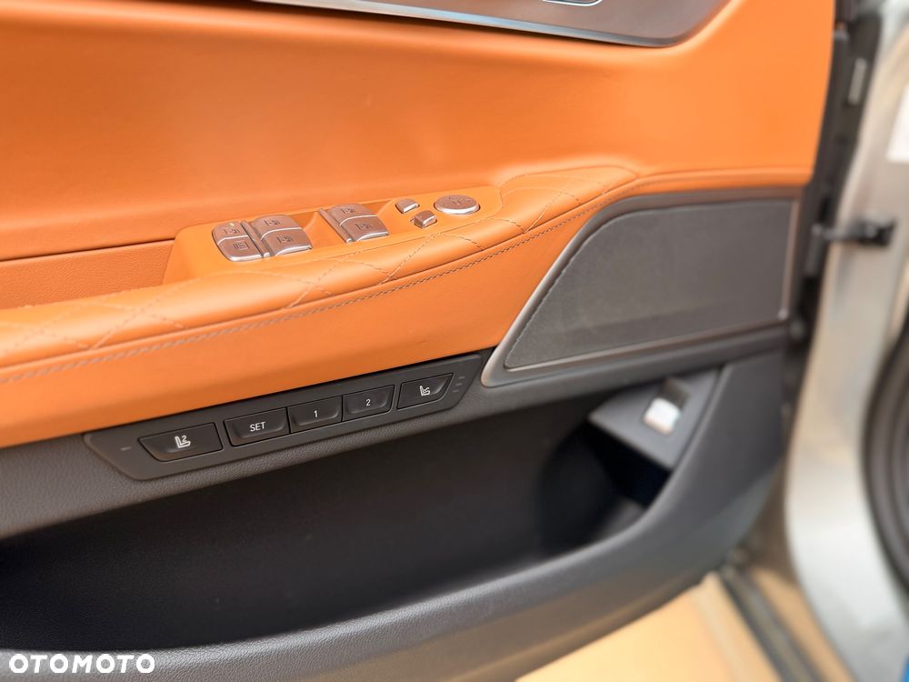 BMW Seria 7 740d xDrive mHEV - 18