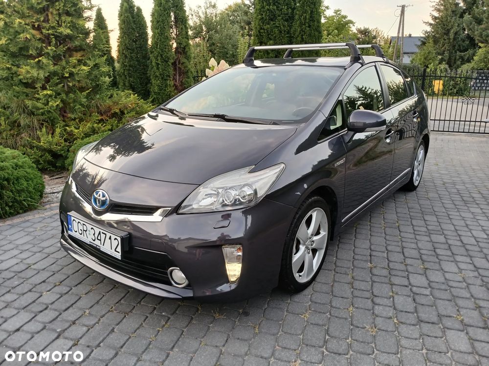 Toyota Prius (Hybrid) Executive - 5