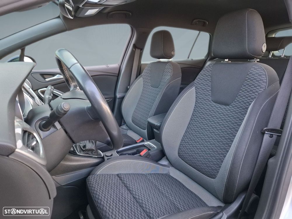 Opel Astra 1.2 T Design & Tech S/S - 11