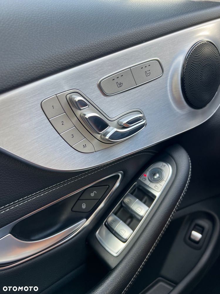 Mercedes-Benz Klasa C 300 9G-TRONIC AMG Line - 29