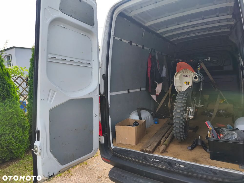 Mercedes-Benz Sprinter - 25