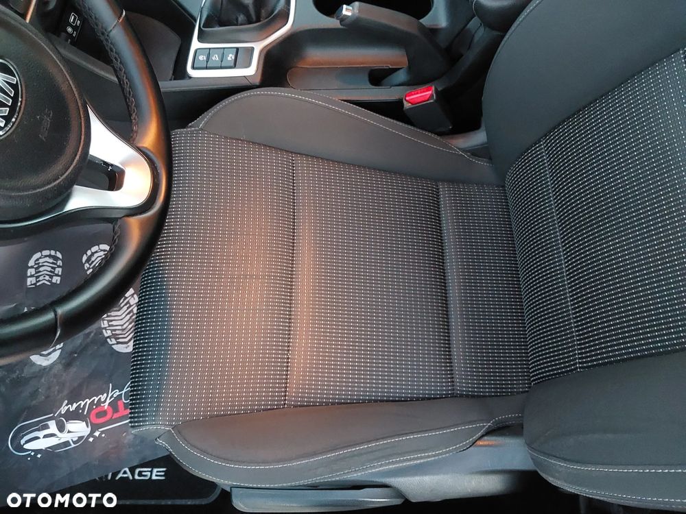 Kia Sportage - 16