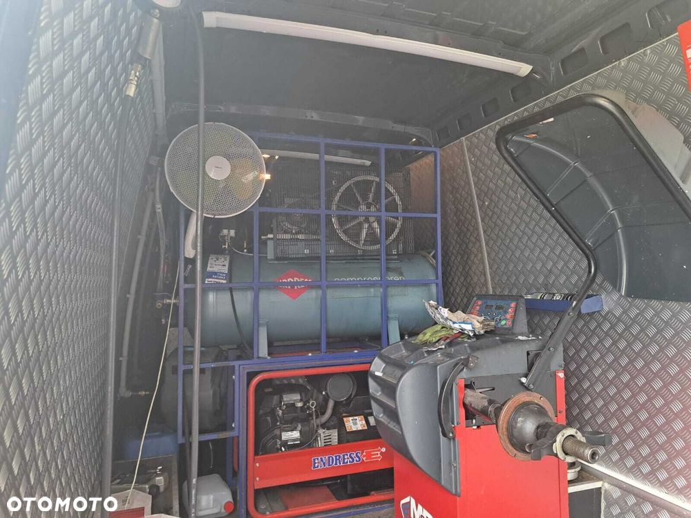 Iveco Daily | 3.0  180 KM | Mobilny serwis opon | - 20