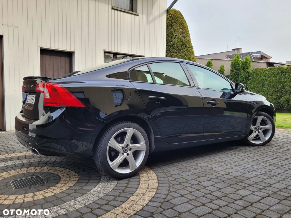 Volvo S60 D3 Linje Svart - 10