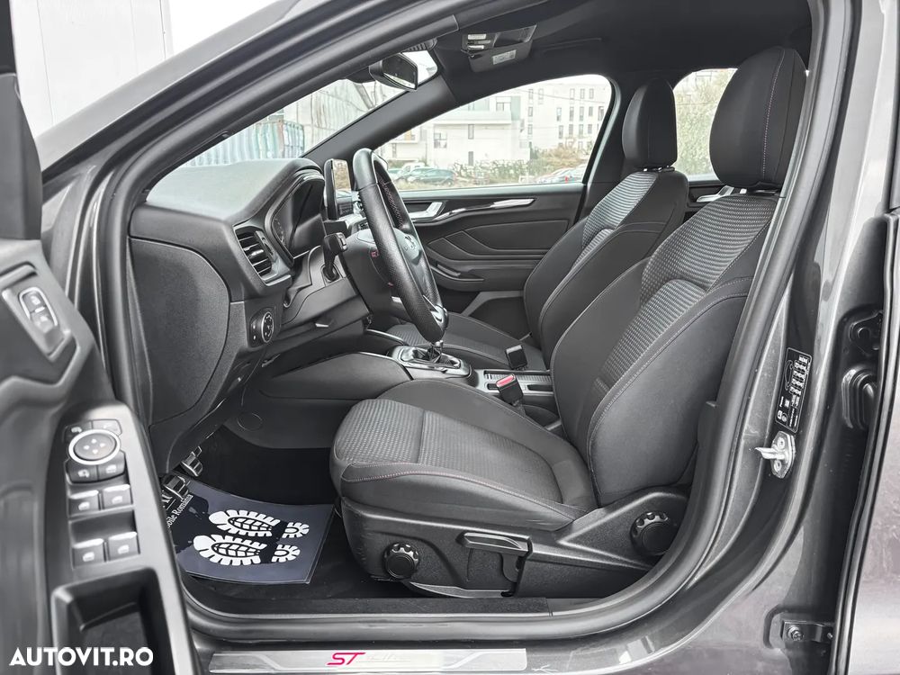 Ford Focus - 8