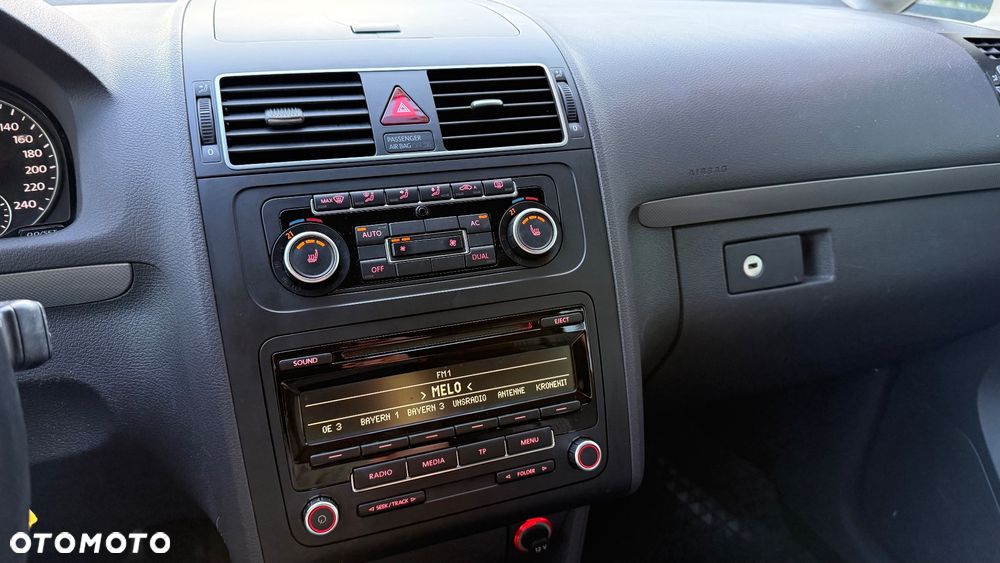 Volkswagen Touran 2.0 TDI DPF STYLE - 21