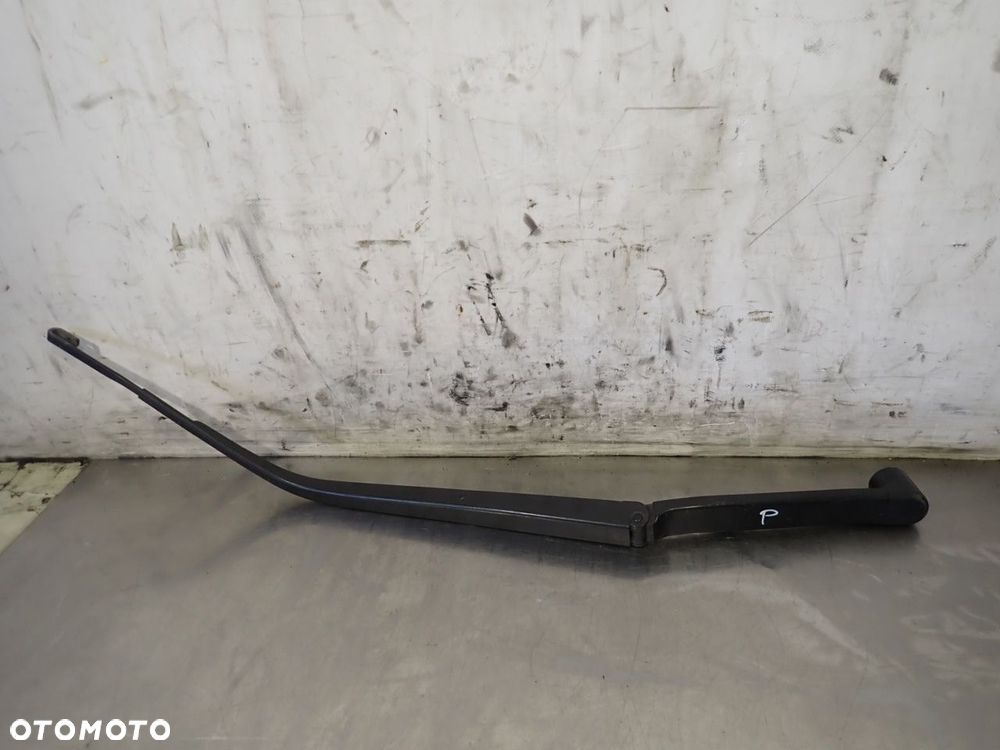 RAMIĘ WYCIERACZKI PRZÓD PRAWE MITSUBISHI LANCER VIII - 1