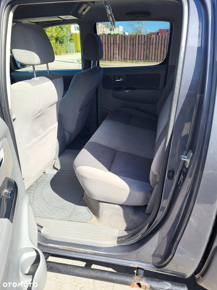 Toyota Hilux 3.0 D-4D Invincible - 25