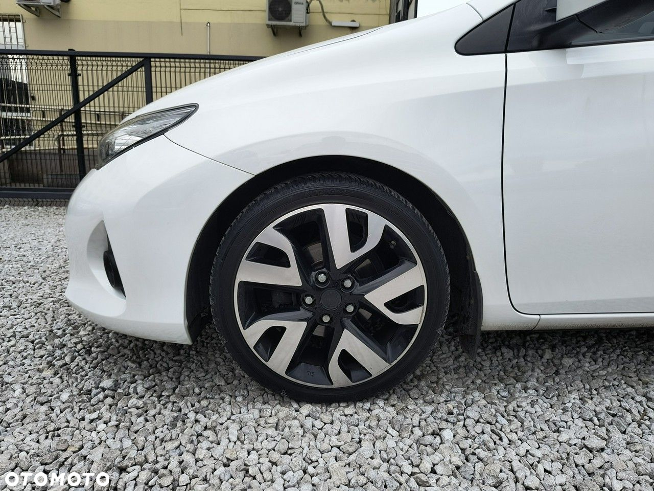 Toyota Auris 1.4 D-4D Comfort - 27