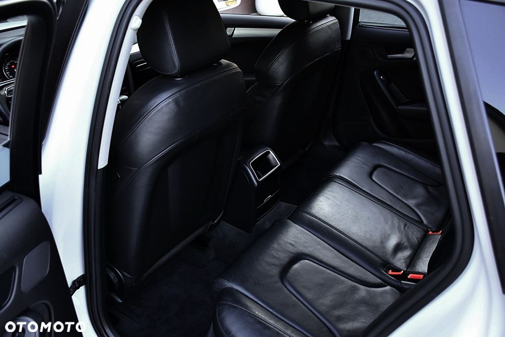 Audi A4 Avant 2.0 TDI DPF clean diesel multitronic S line Sportpaket - 38