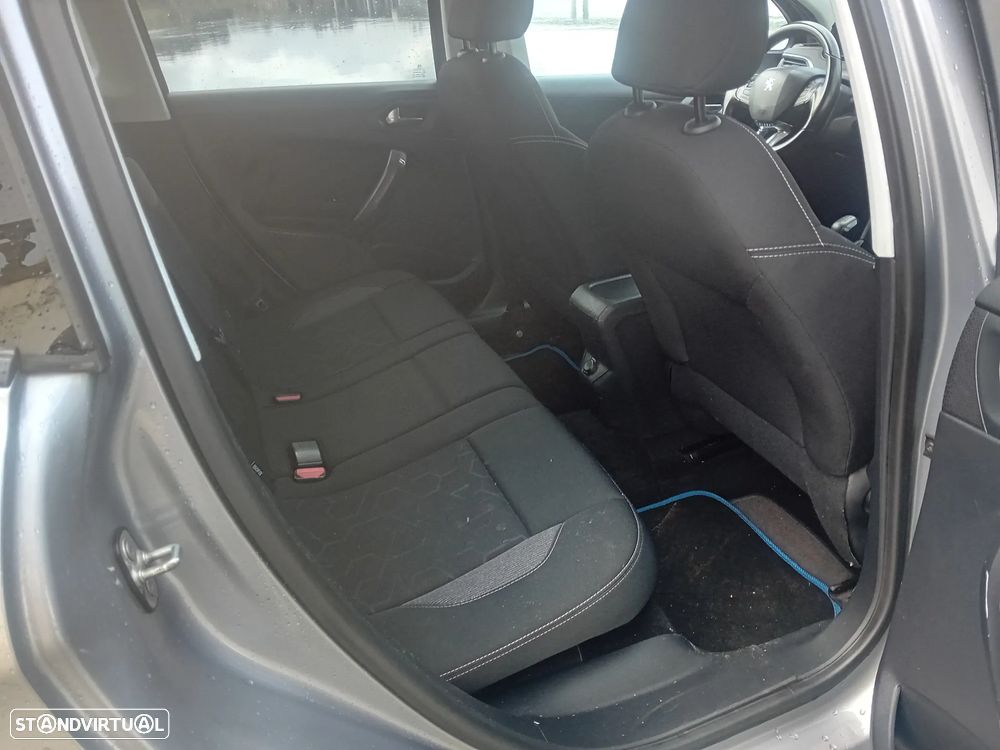 Peugeot 2008 1.6 BlueHDi Style - 15