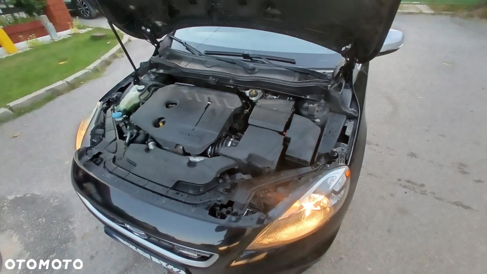 Volvo V40 D2 R-Design - 27