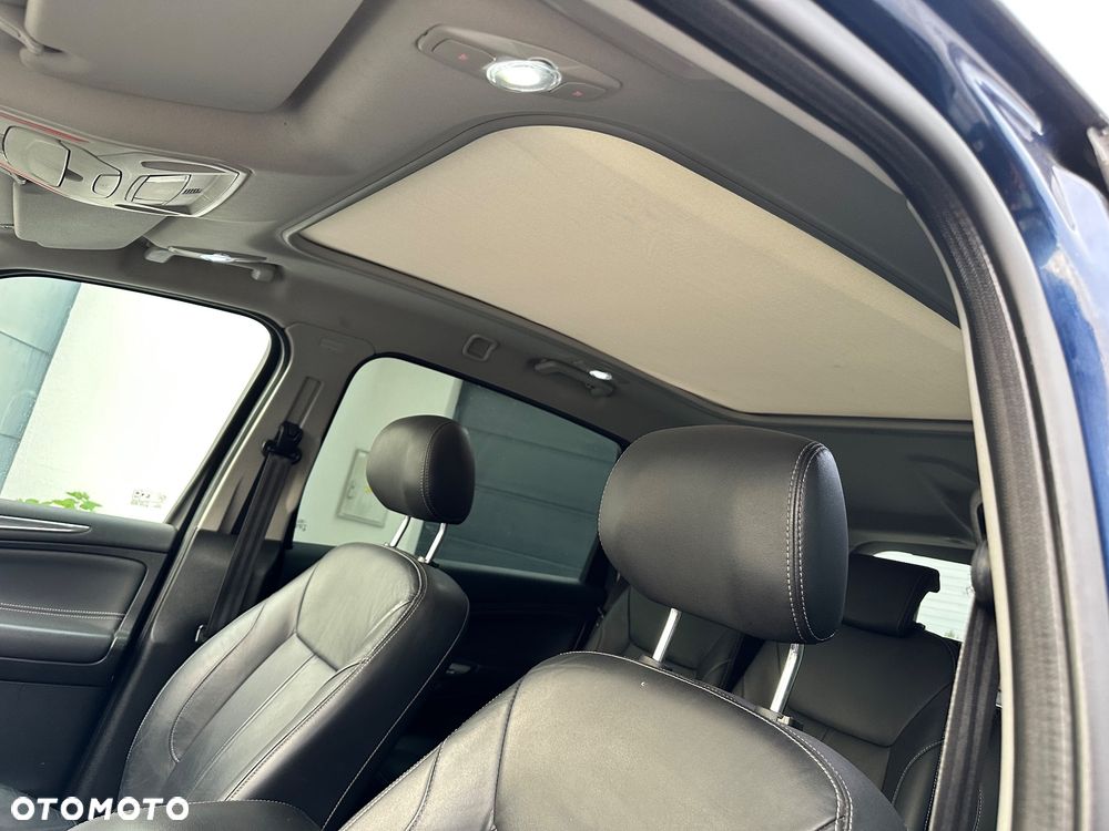 Ford S-Max - 13