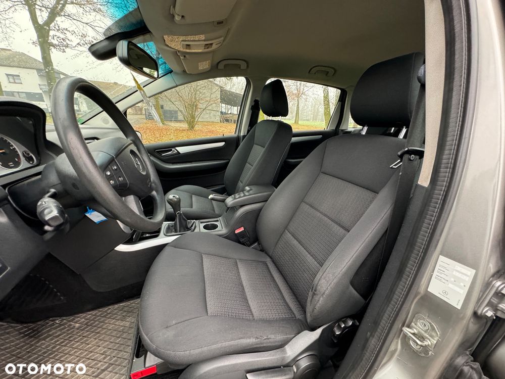 Mercedes-Benz Klasa B 180 CDI Special Edition - 21