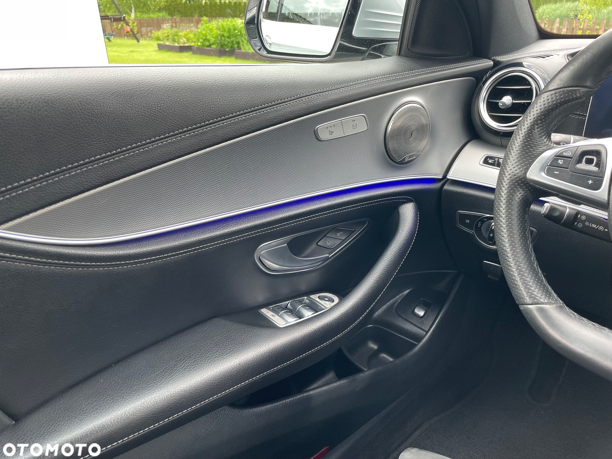 Mercedes-Benz Klasa E 220 d 4Matic T 9G-TRONIC AMG Line - 18