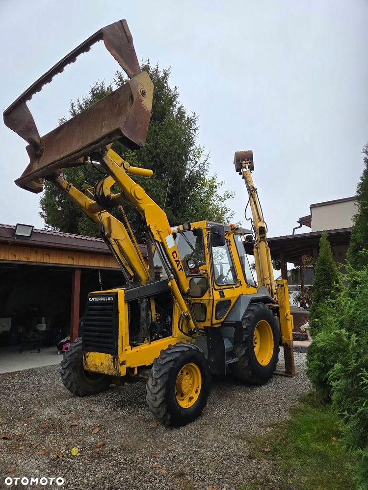 Caterpillar CAT 428B - 7
