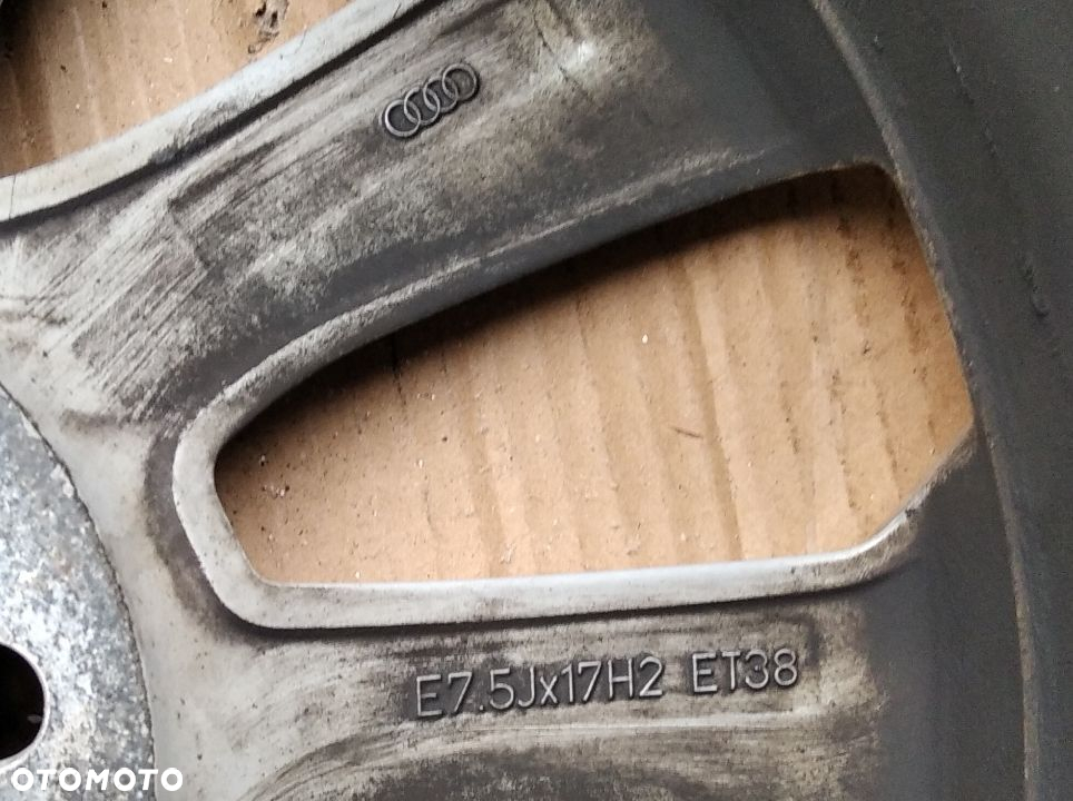 AUDI A4 8W0 FELGA 17" - 4