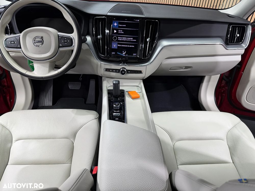 Volvo XC 60 T8 Twin Engine AWD Momentum - 11